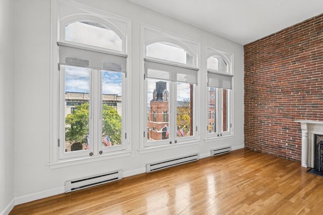 219 Central St 3A, Lowell, MA 01852