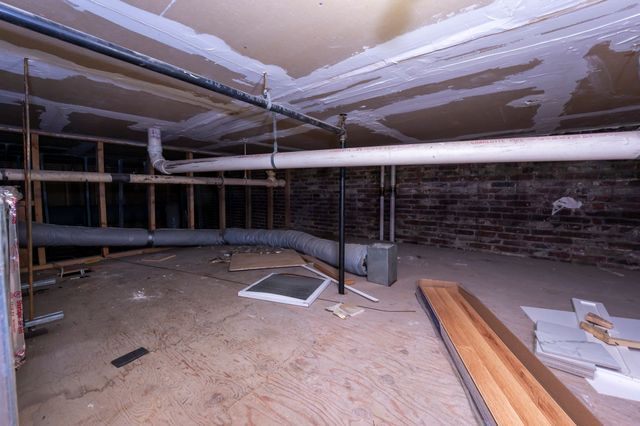 219 Central St 3A, Lowell, MA 01852