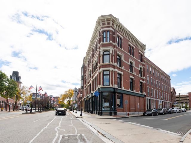 219 Central St 3A, Lowell, MA 01852