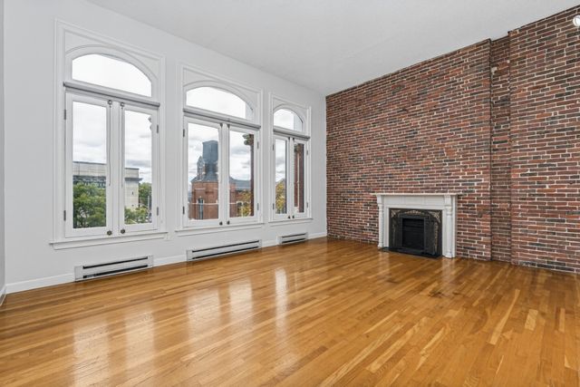 219 Central St 3A, Lowell, MA 01852