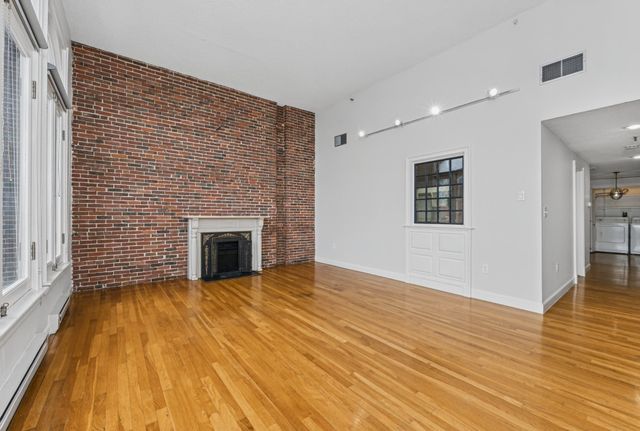 219 Central St 3A, Lowell, MA 01852