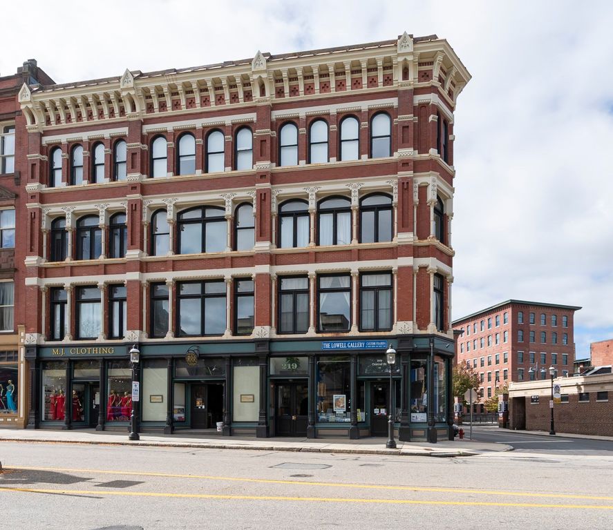 219 Central St 3A, Lowell, MA 01852