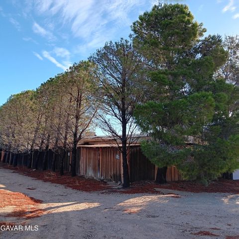 10364 15th St East, Mojave, CA 93501