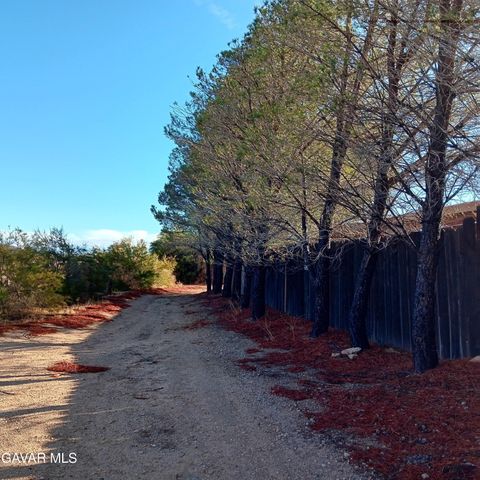 10364 15th St East, Mojave, CA 93501