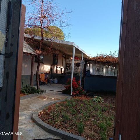 10364 15th St East, Mojave, CA 93501