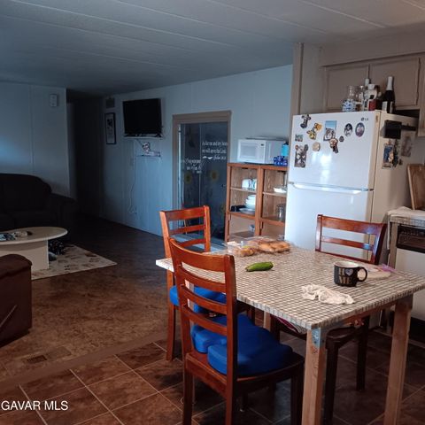 10364 15th St East, Mojave, CA 93501