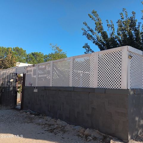 10364 15th St East, Mojave, CA 93501