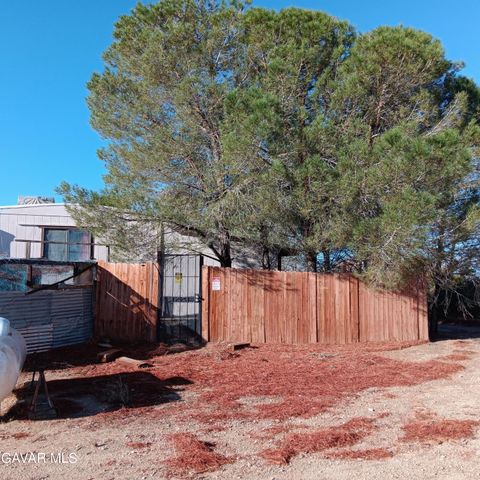 10364 15th St East, Mojave, CA 93501