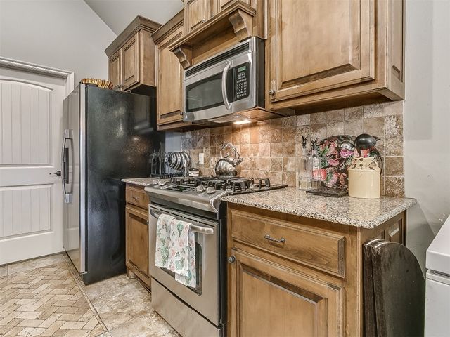 19137 Green Springs Drive, Edmond, OK 73012