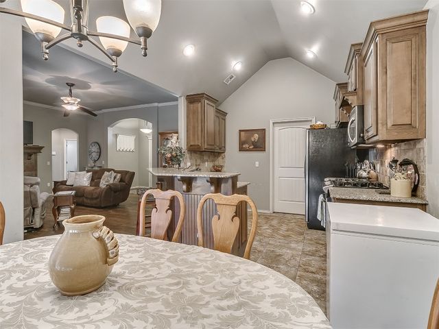 19137 Green Springs Drive, Edmond, OK 73012