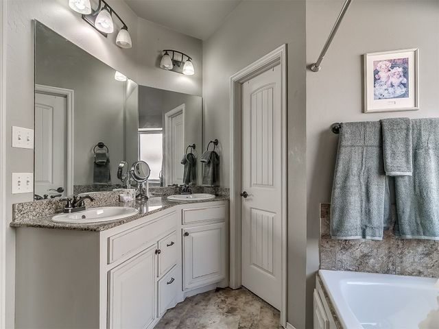 19137 Green Springs Drive, Edmond, OK 73012