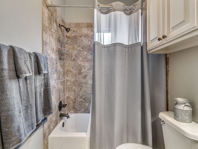 19137 Green Springs Drive, Edmond, OK 73012