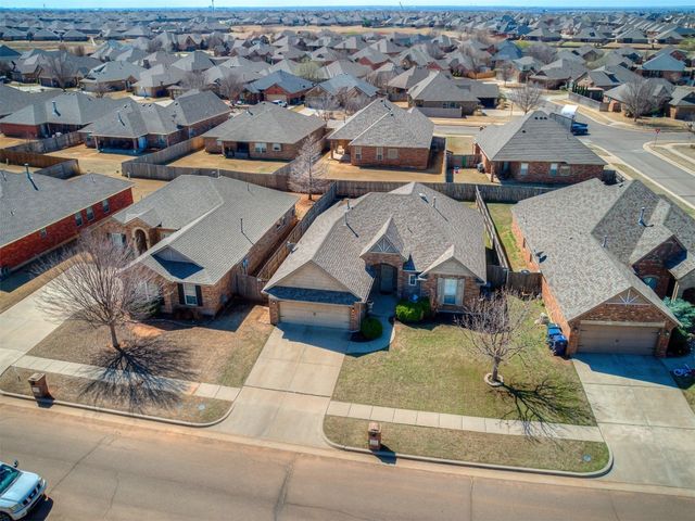 19137 Green Springs Drive, Edmond, OK 73012