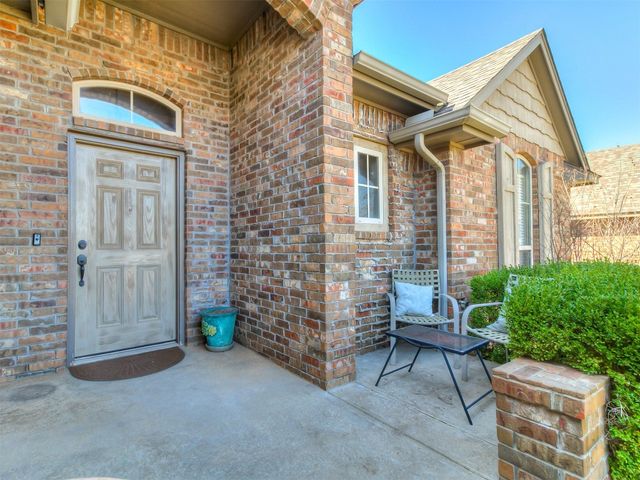 19137 Green Springs Drive, Edmond, OK 73012