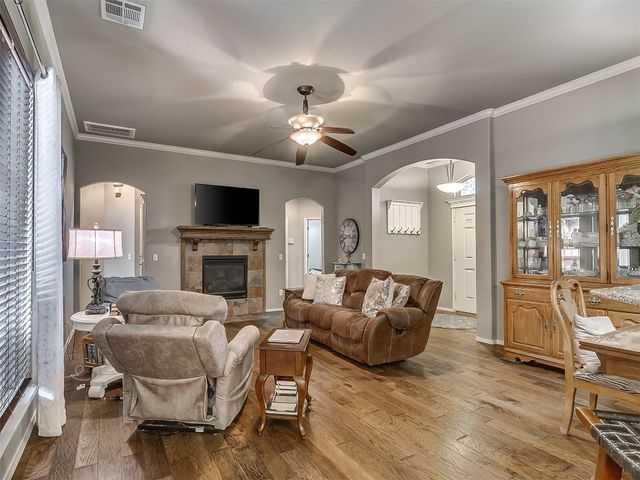19137 Green Springs Drive, Edmond, OK 73012