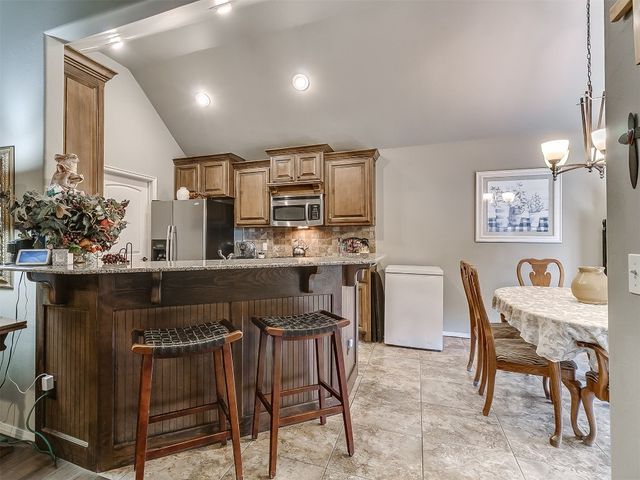 19137 Green Springs Drive, Edmond, OK 73012