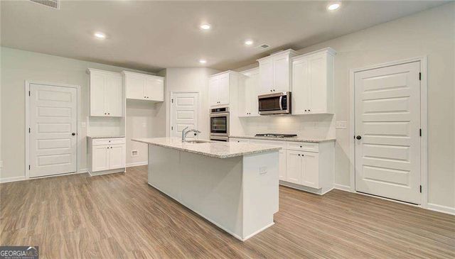 165 Cooper Cove W, Fayetteville, GA 30215