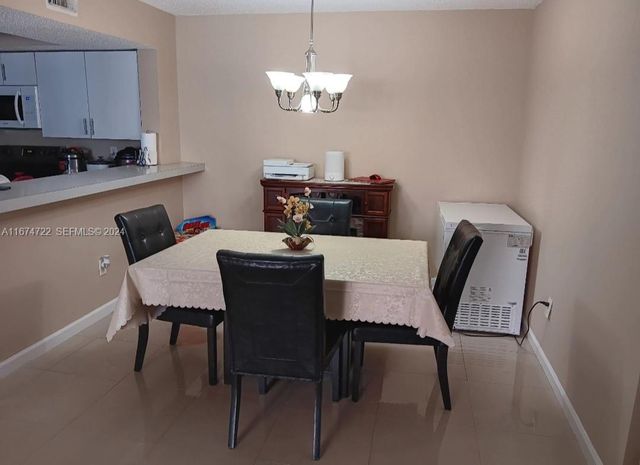 18870 NW 57th Avenue 108, Hialeah, FL 33015