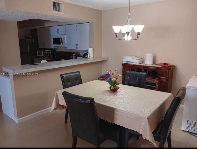 18870 NW 57th Avenue 108, Hialeah, FL 33015