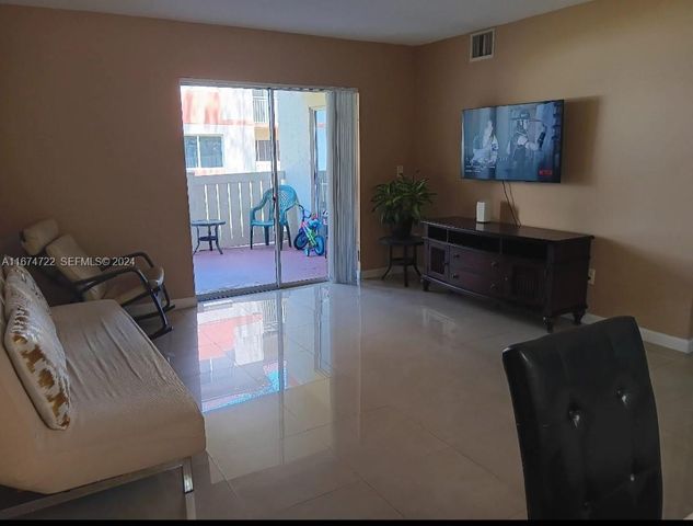 18870 NW 57th Avenue 108, Hialeah, FL 33015