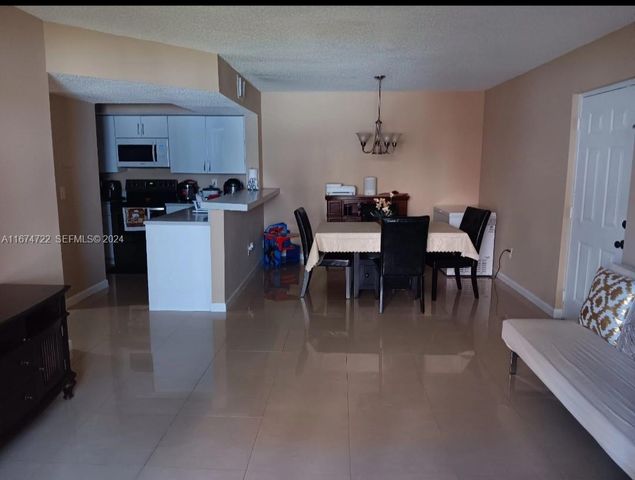 18870 NW 57th Avenue 108, Hialeah, FL 33015