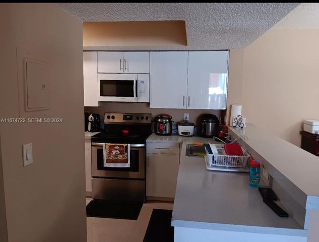 18870 NW 57th Avenue 108, Hialeah, FL 33015