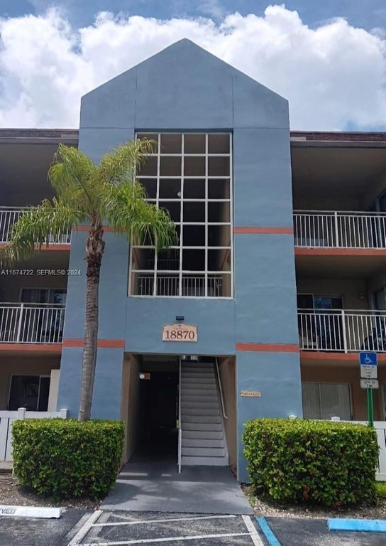 18870 NW 57th Avenue 108, Hialeah, FL 33015