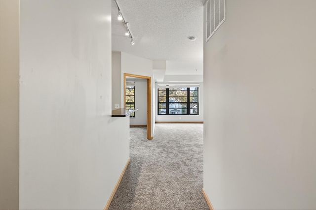 820 Emerald Street 307, Saint Paul, MN 55114