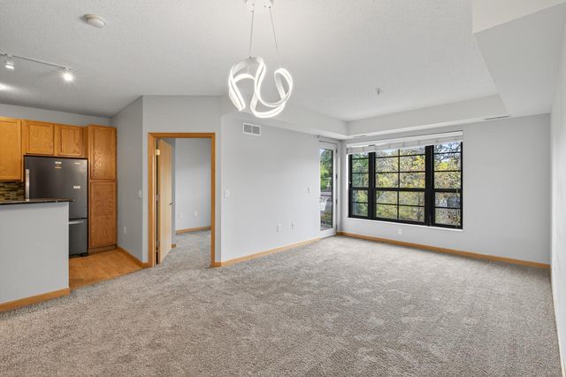 820 Emerald Street 307, Saint Paul, MN 55114