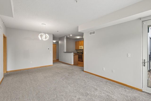 820 Emerald Street 307, Saint Paul, MN 55114