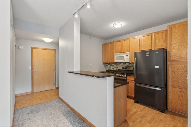 820 Emerald Street 307, Saint Paul, MN 55114