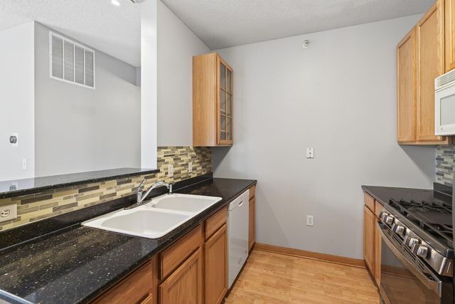 820 Emerald Street 307, Saint Paul, MN 55114