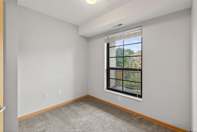 820 Emerald Street 307, Saint Paul, MN 55114