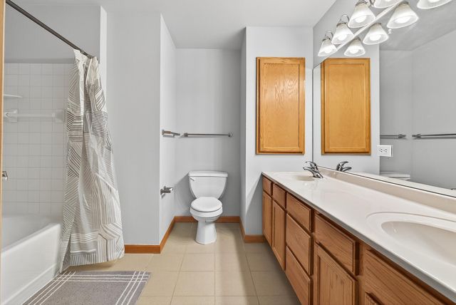 820 Emerald Street 307, Saint Paul, MN 55114