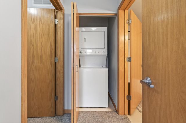 820 Emerald Street 307, Saint Paul, MN 55114