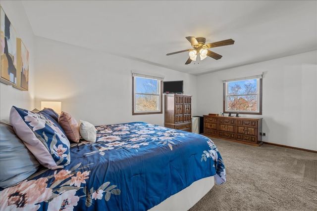 2477 Cambridge Drive, Aurora, IL 60506