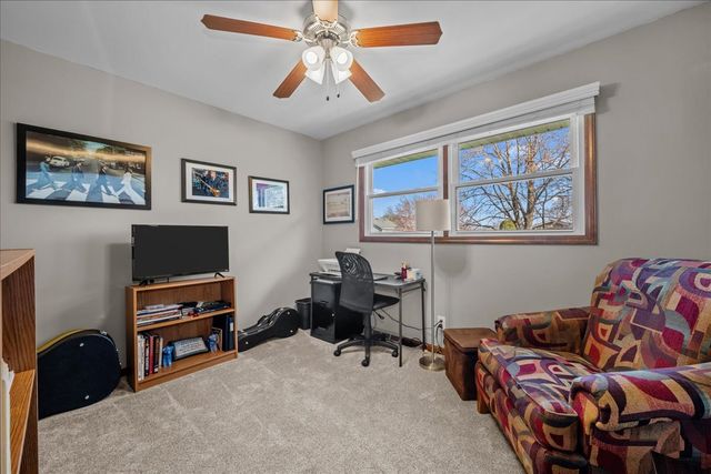 2477 Cambridge Drive, Aurora, IL 60506