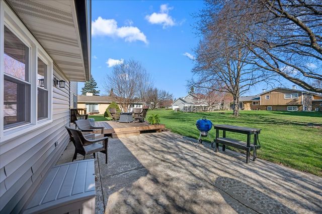 2477 Cambridge Drive, Aurora, IL 60506