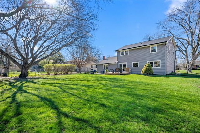 2477 Cambridge Drive, Aurora, IL 60506