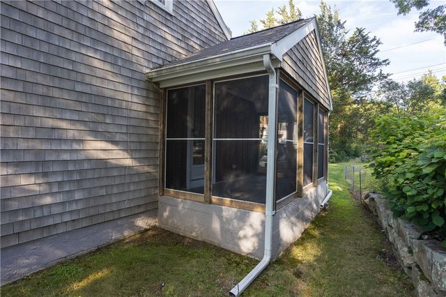 836 Main Road, Tiverton, RI 02878