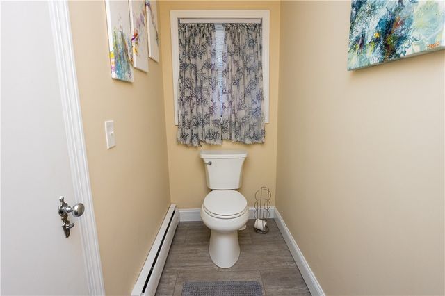 836 Main Road, Tiverton, RI 02878