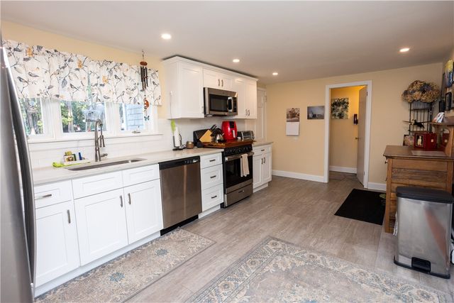 836 Main Road, Tiverton, RI 02878