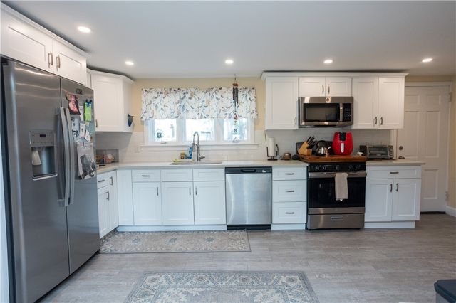 836 Main Road, Tiverton, RI 02878