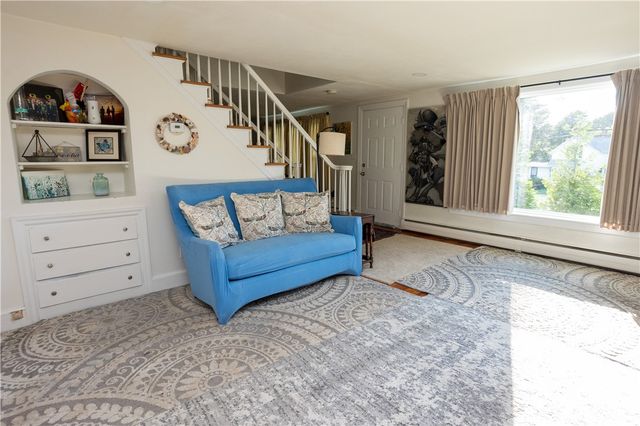 836 Main Road, Tiverton, RI 02878