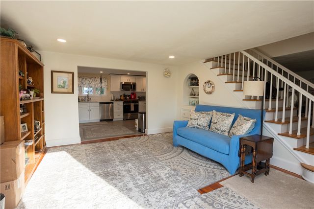 836 Main Road, Tiverton, RI 02878