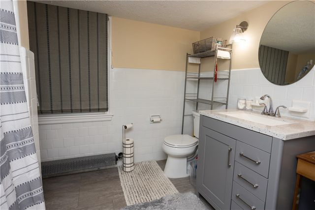 836 Main Road, Tiverton, RI 02878