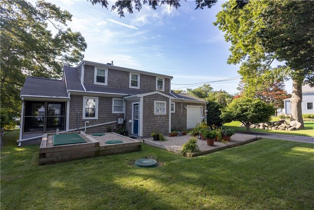 836 Main Road, Tiverton, RI 02878
