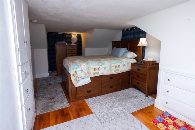 836 Main Road, Tiverton, RI 02878