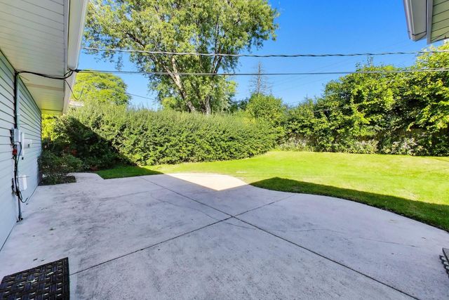 3136 Bellwood Lane, Glenview, IL 60026