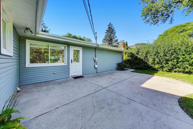 3136 Bellwood Lane, Glenview, IL 60026